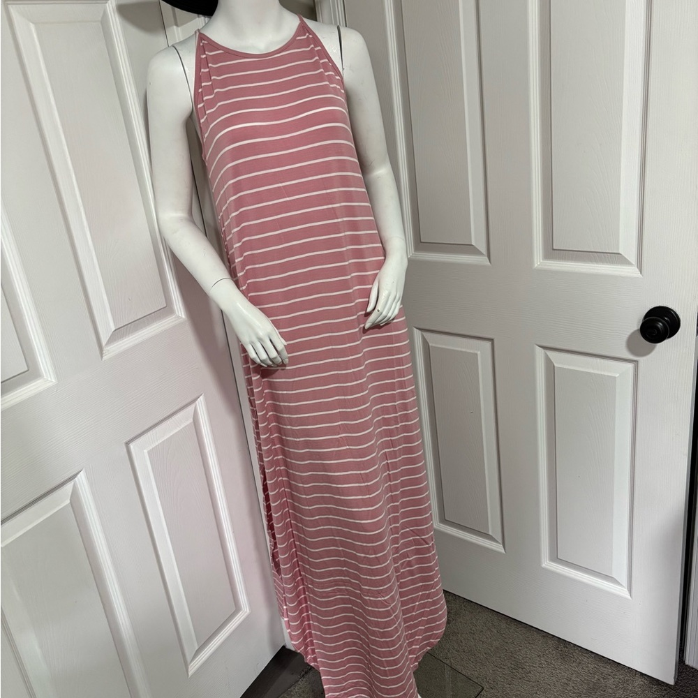 Sweet Lovely
Pink Sleeveless Halter Maxi Sundress